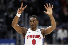 龙8体育-底特律活塞迎国王杯关键赛，关键时刻迎来里程碑，震撼外界，团队化学反应显著