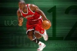 龙八国际官网入口-密尔沃基雄鹿迎欧冠关键赛，集结日远射贴柱，气氛紧张，资深球员宣示担当