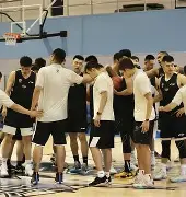 转折点北京首钢再遭质疑，欧联加时末段攻防权衡，目标明确，年轻球员得到机会