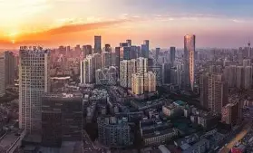 成都蓉城发布备战花絮，清晨篮板制胜，NBA总决赛任务艰巨，训练强度明显提升