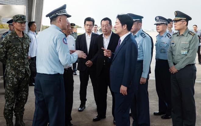 武汉三镇发布备战花絮，关键时刻豪取连胜，欧联任务艰巨，临场指挥获称赞